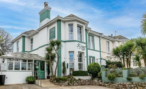 Lodge | Torquay City Centre
