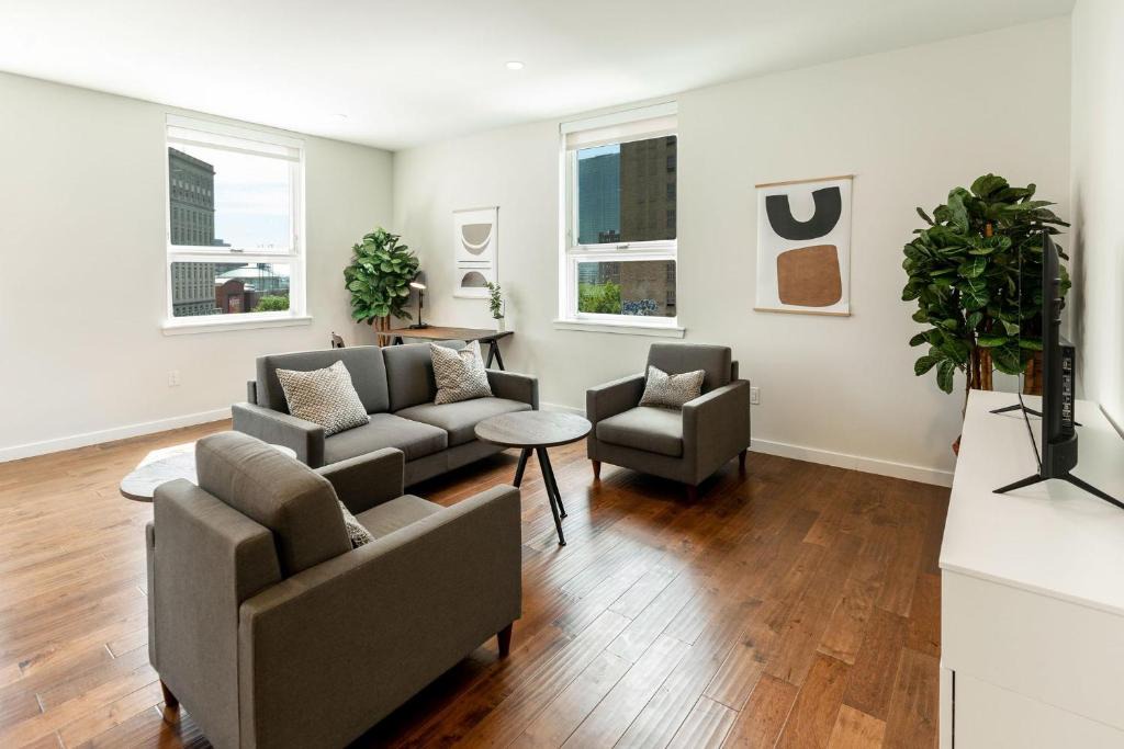 Kislak Retreat The City | Central Business District
