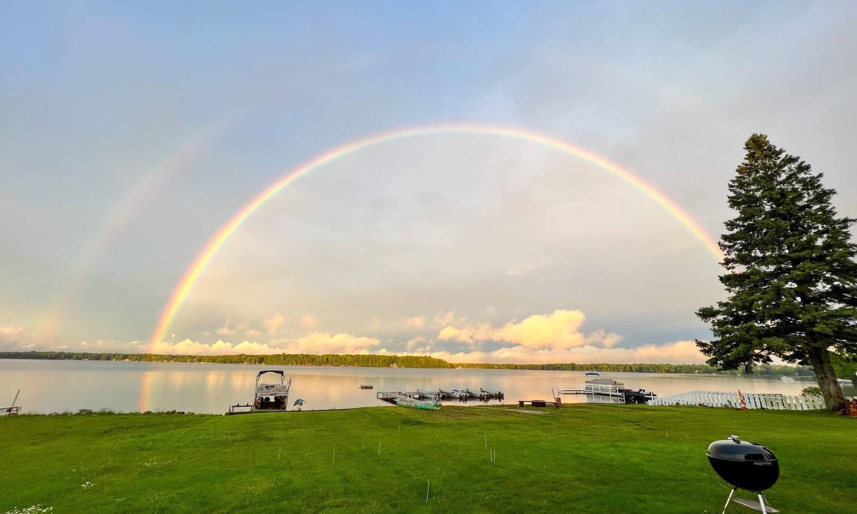 Lakefront Rental Fish Sightseeing Ride Trails | Trout Lake