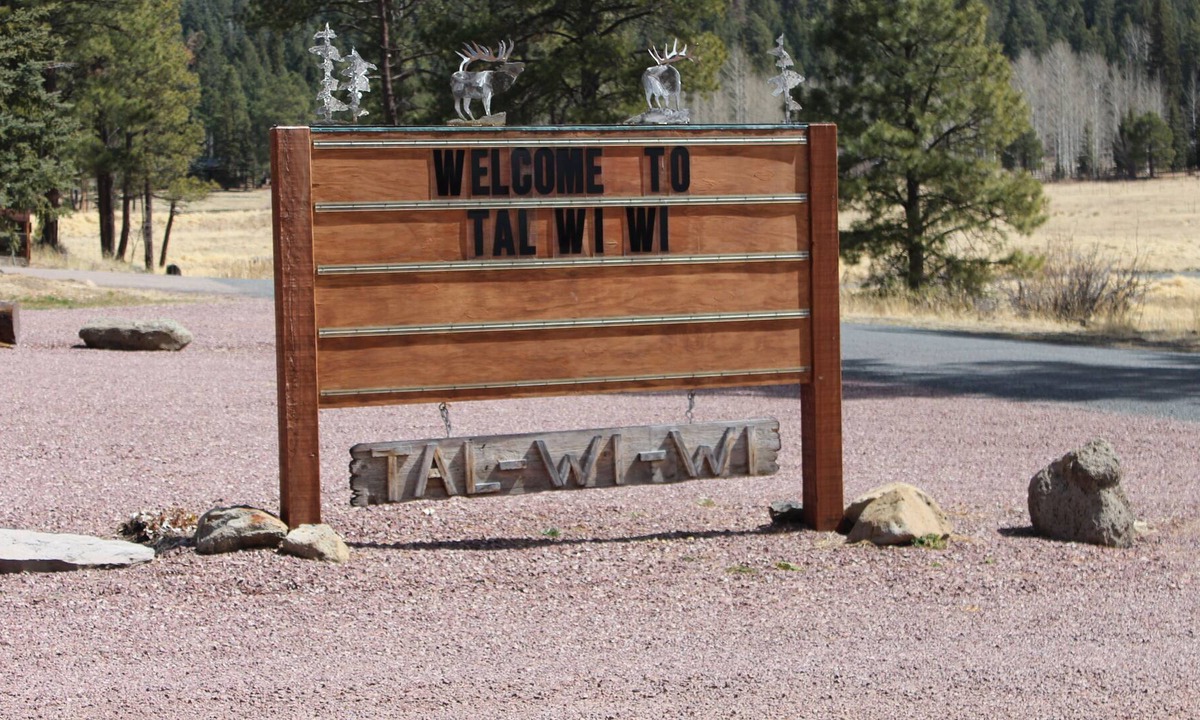 Located Alpine Az At The Lodge | Alpine