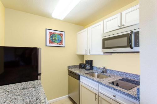 Hawthorn Suites Sterling Dulles North | Potomac Falls