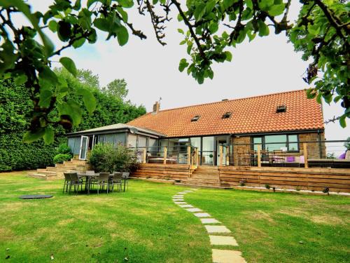 Host Stay Hideaway Cottage | Broompark