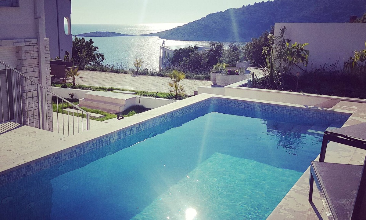 New Seafront Villa Hrvatska | Razanj