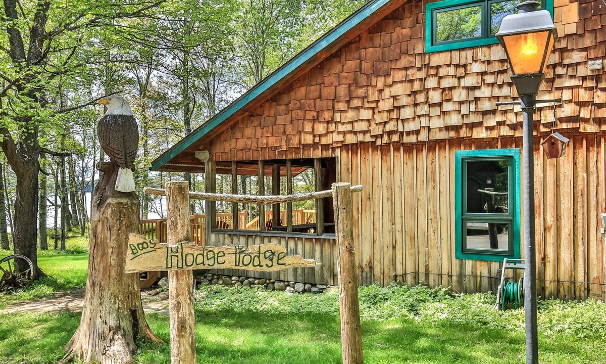 Hodge Podge Lodge Sand | Phelps