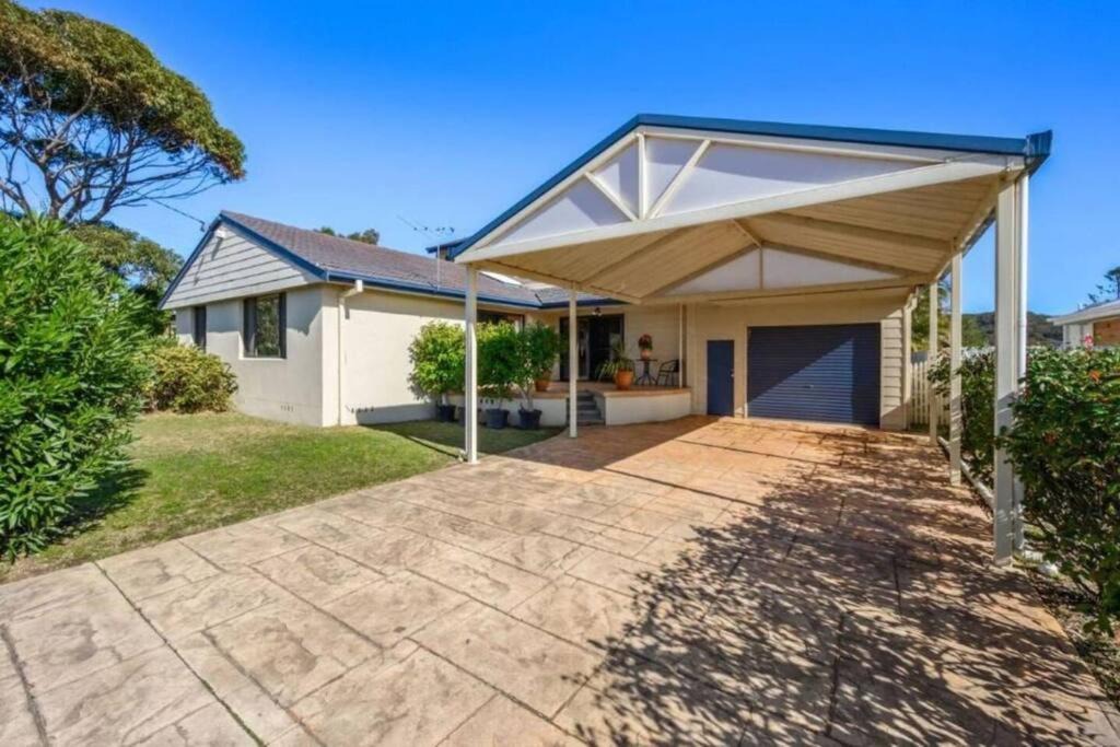 Ocean Breeze At Caves | Caves Beach