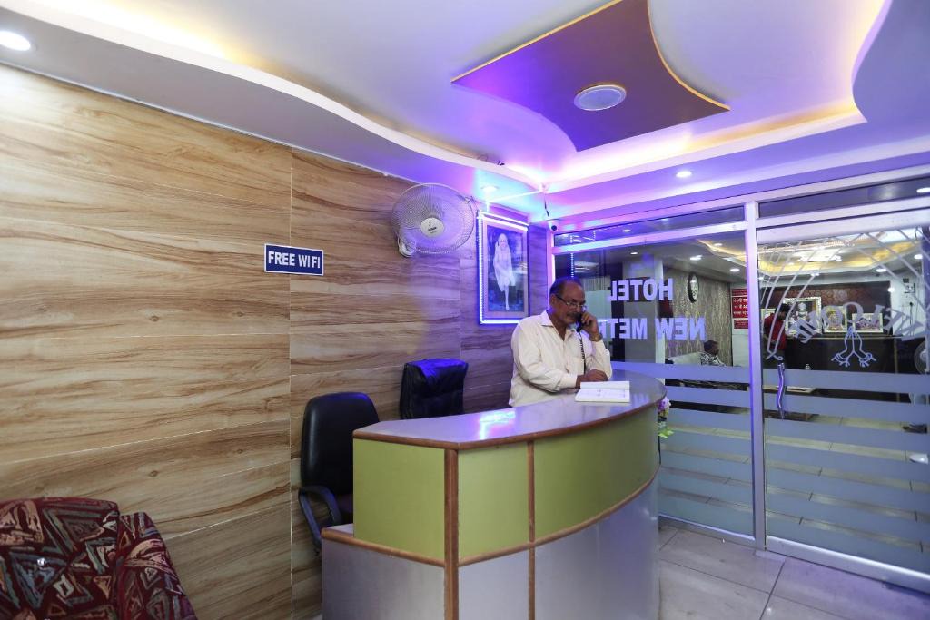 Oyo Hotel Metro | Alambagh