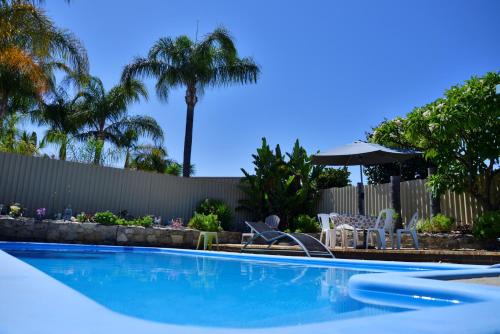 Palms Breakfast | Warwick