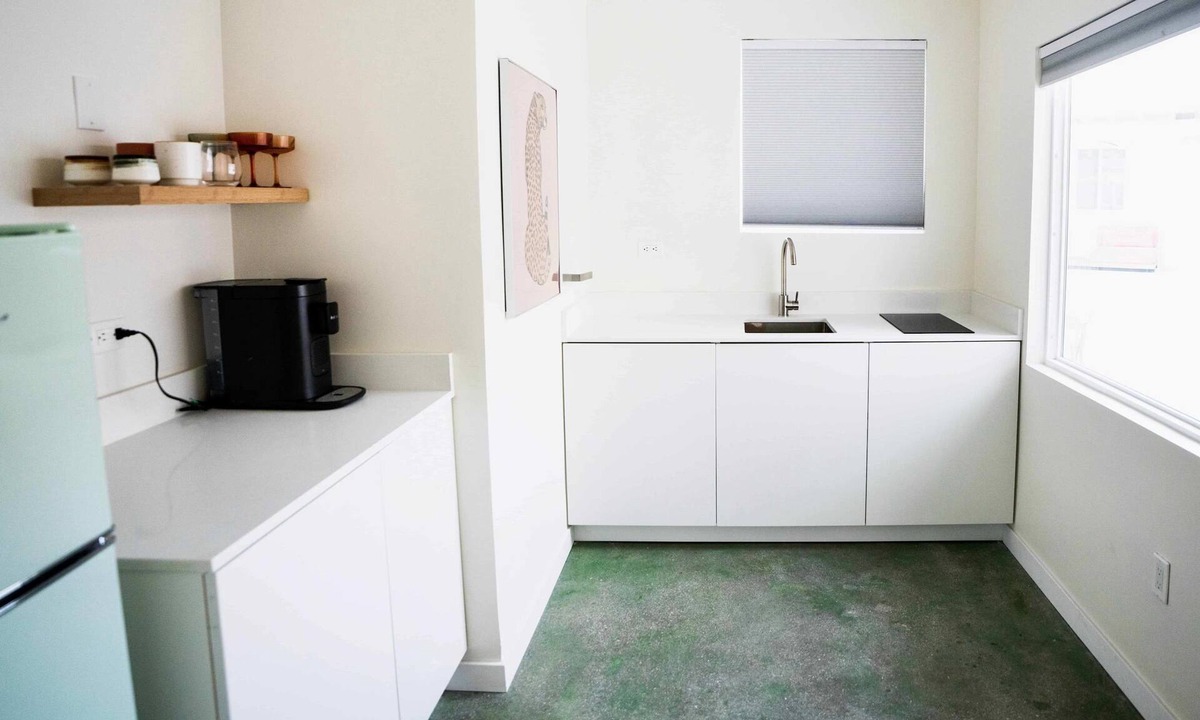 Uptown Design District Apartment | Premium Suite, King Bed With Sofa Bed, Pool View