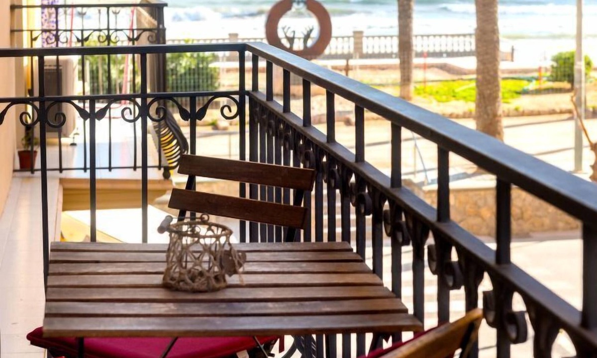Primer De Maig | Sitges Town Center