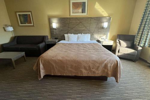 Quality Inn Hwy | Forsyth