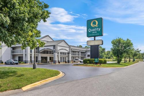 Quality Inn Fort Campbell | Oak Grove