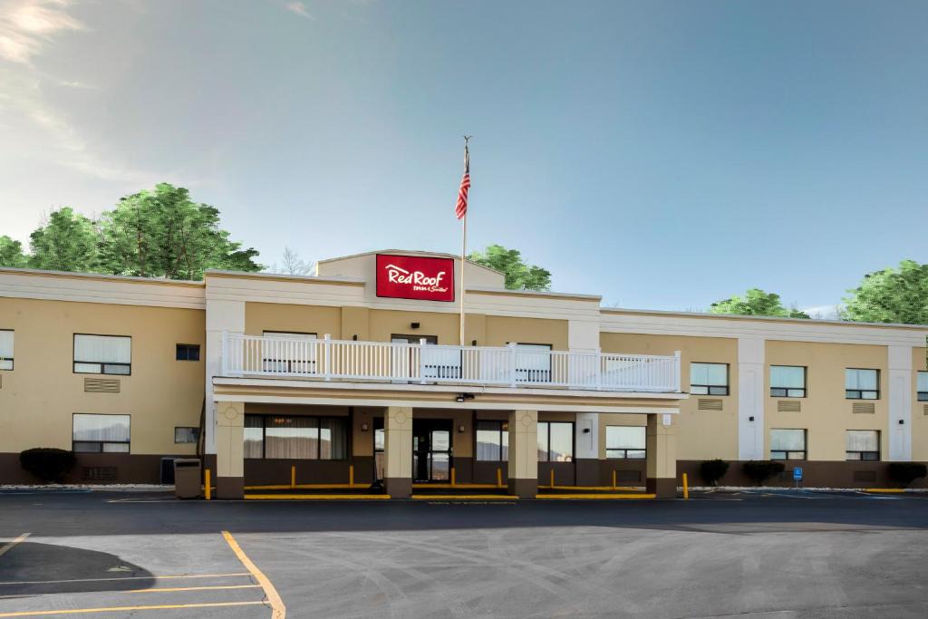 Red Roof Inn Suites Newburgh Stewart Airport | New Windsor