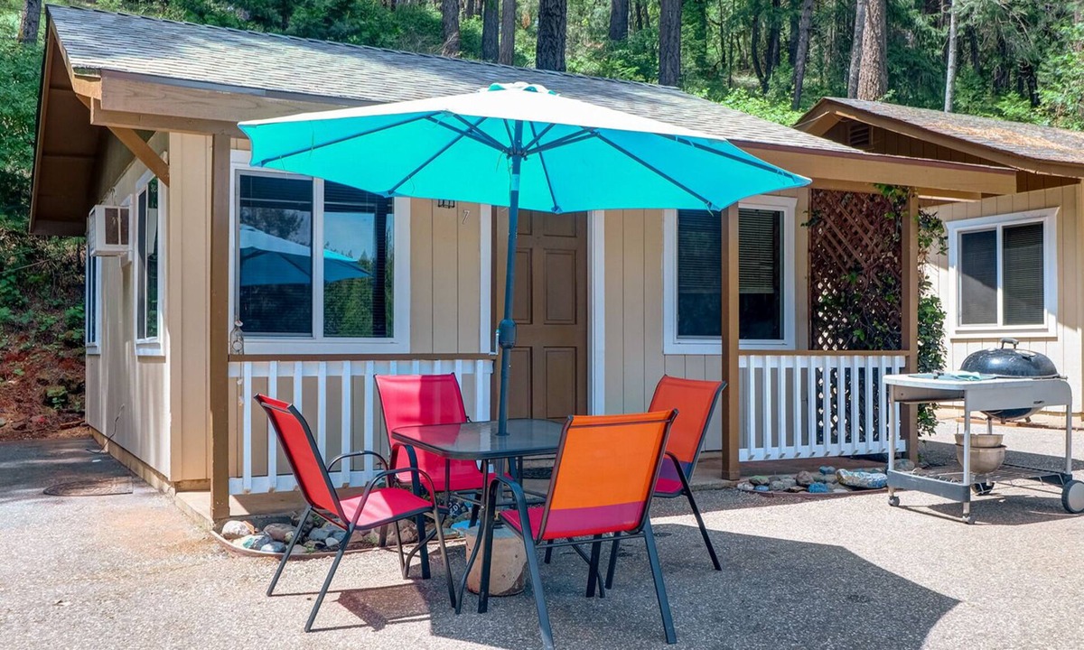 Rollins Inn | Cedar Ridge