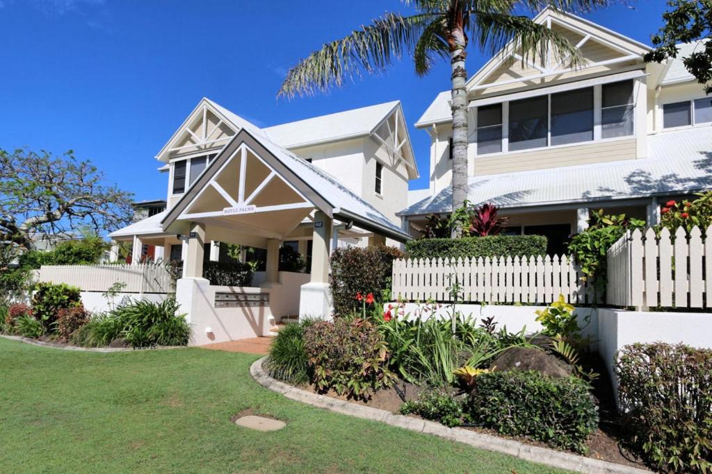 Royle Palms Beach | Bargara