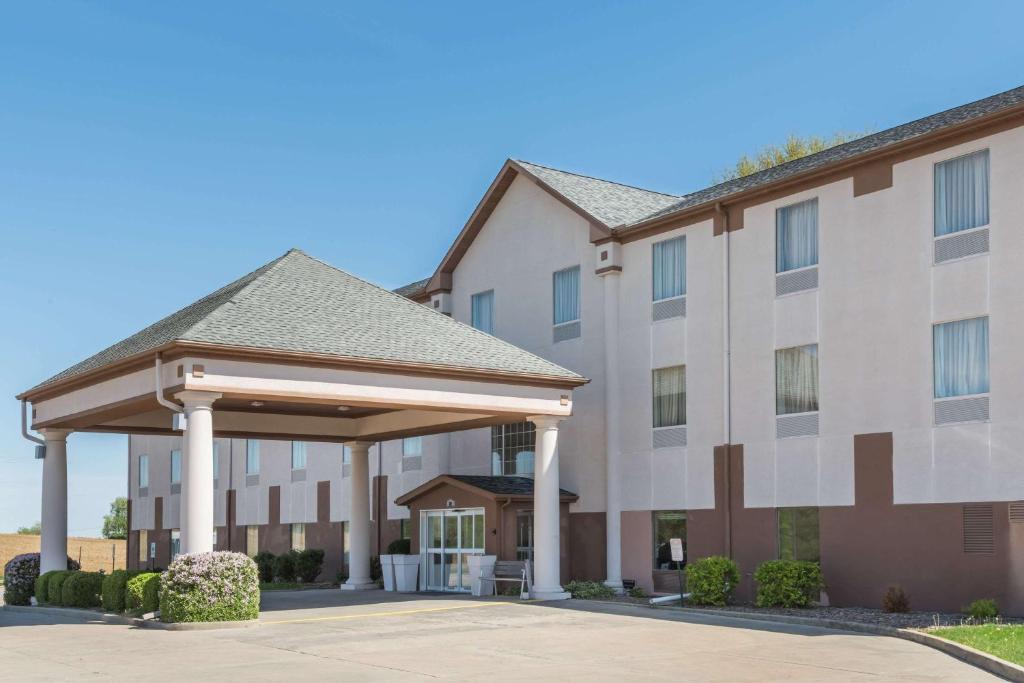 Baymont | Highland
