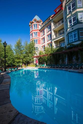 Sommet Des Neiges | Mont-Tremblant Pedestrian Village