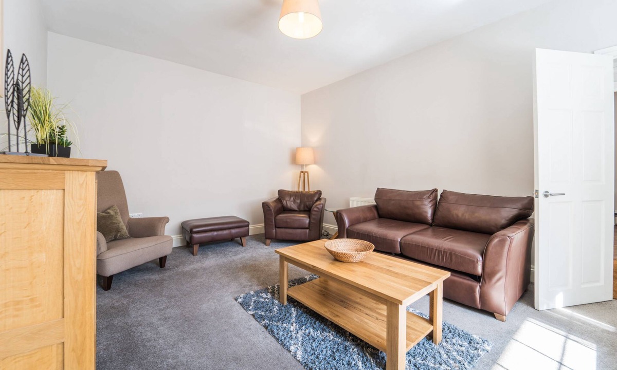 Astor Warren Road Torquay | Torquay City Centre