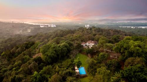 The Postcard Velha | Ella