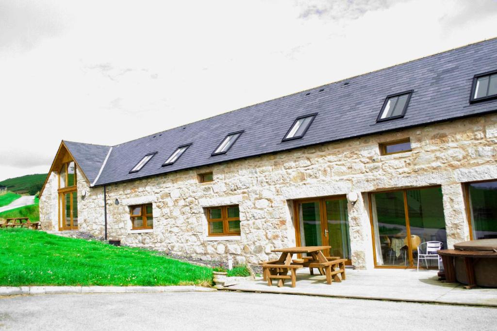 The Stables | Logie Coldstone