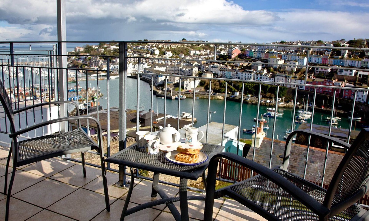Deck Linden Court Brixham | Brixham