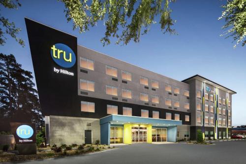 Tru | Savannah