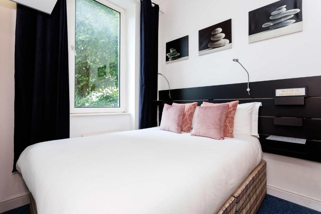 Luxmore Gardens | Addison