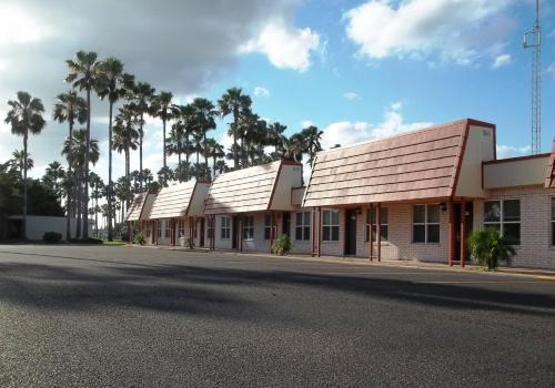 Victoria Palms Inn | Donna