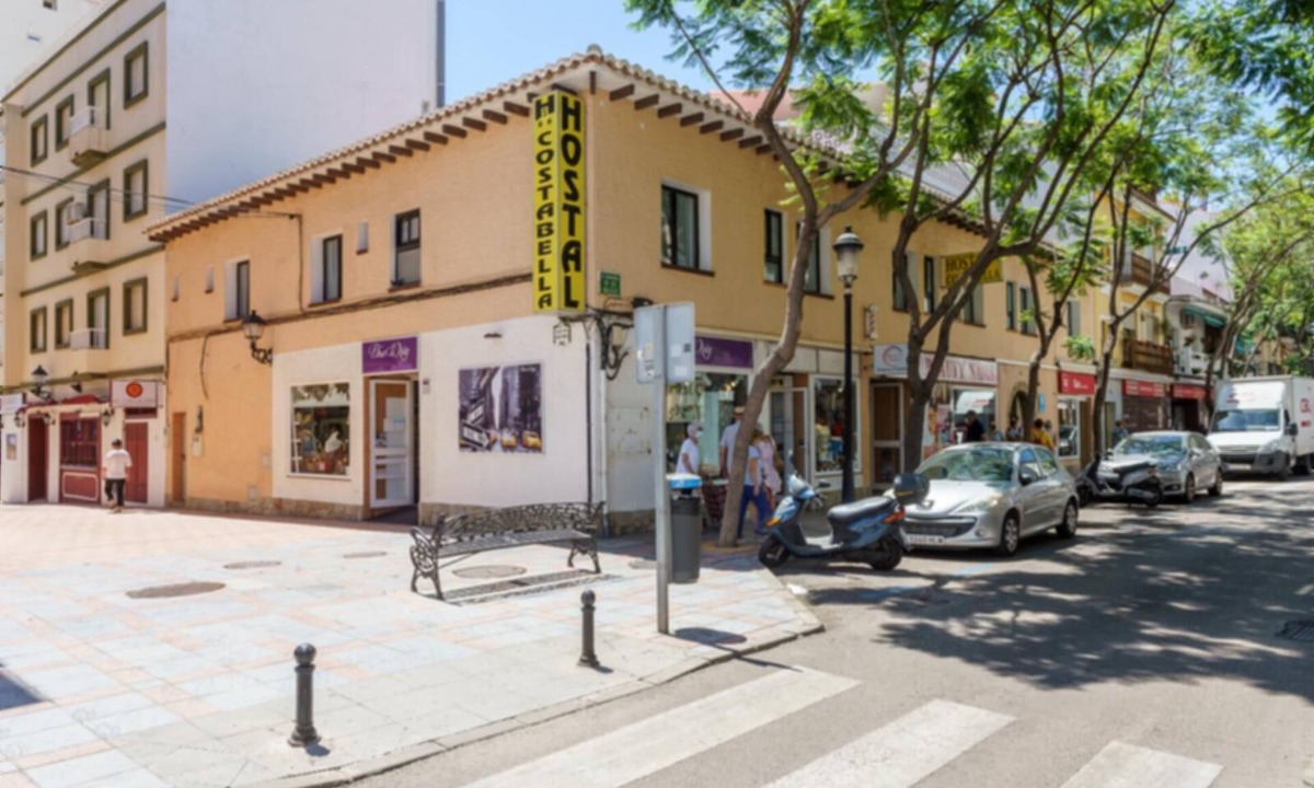 Bienvenido Al Hostal Costabella | Fuengirola