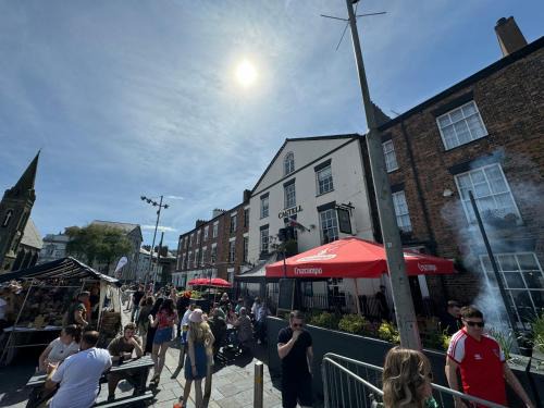 Ty Castell | Bont Newydd