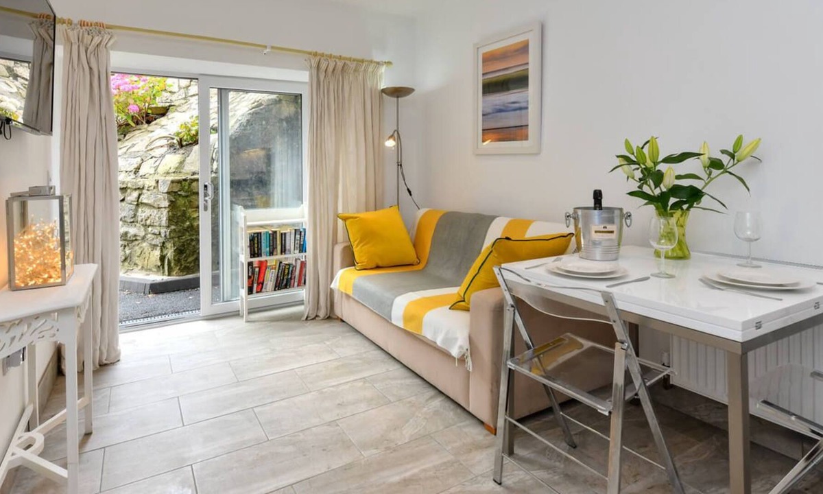 Y Cwtch | Llanbedrog