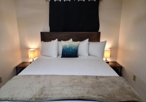 069A The Grand Canyon Getaway Suite with Kitchenette Sleeps 4