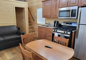 076 Tiny Home near Grand Canyon South Rim Sleeps 8