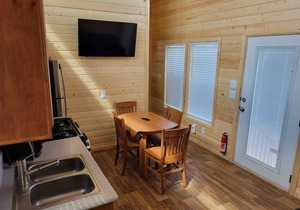 076 Tiny Home near Grand Canyon South Rim Sleeps 8