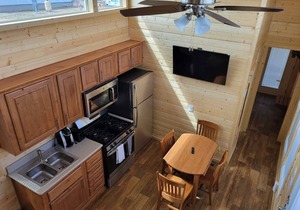 076 Tiny Home near Grand Canyon South Rim Sleeps 8