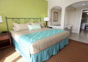 1 Bdrm Deluxe Suite Beautiful Vacation Village at Bonaventure Resort