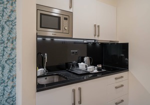1-bed Garden Apt 3 in character Babosas Village