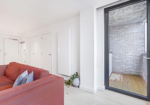 1 Bed with Balcony in Hill House