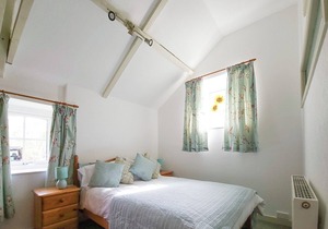 1 bedroom accommodation in Llannon, Llanelli