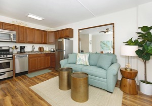 1 Block from World-Famous Waikiki Beach in the Heart of Waikiki! FREE Parking