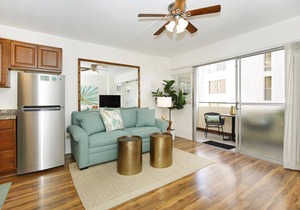 1 Block from World-Famous Waikiki Beach in the Heart of Waikiki! FREE Parking