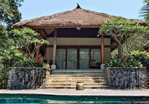 1 BR Suite Room in Sukawati, Balinese Feel and Experience