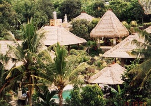 1 BR Suite Room in Sukawati, Balinese Feel and Experience