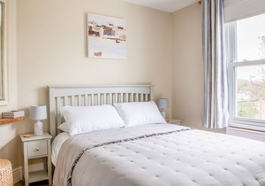 1 TOP VIEW COTTAGES, pet friendly, with open fire in Salcombe