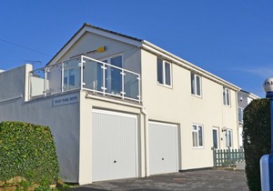1 West Park Mews - Three Bedroom House, Sleeps 6