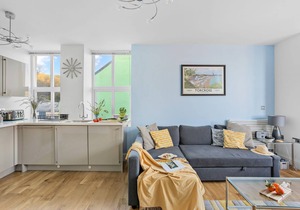 10 At The Beach, Torcross - an apartment that sleeps 6 guests in 2 bedrooms