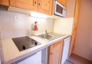 100m from ski slopes, 2nd floor, balcony, parking, tv, ski locker, 47m², La Norma