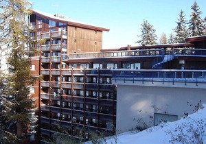 100m from ski slopes, 5th floor, view valley, balcony, tv, ski locker, 30m², Les Arcs