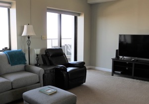 10th Floor Beautifully Decorated Condo w/ Pool Access