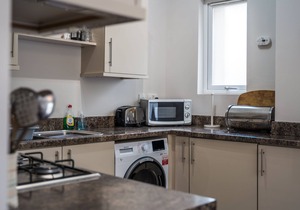 11 Astor House - one bed modern and comfortable ground floor apartment