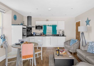 11 At The Beach, Torcross - an apartment that sleeps 4 guests in 2 bedrooms